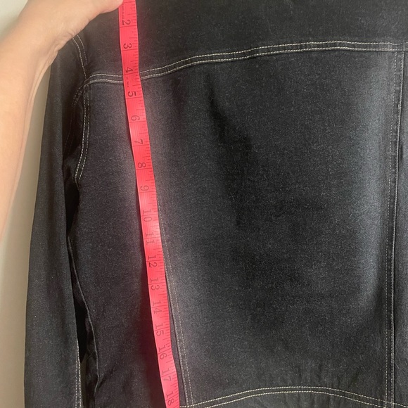 Billabong Women’s Jeans Jacket, Small, Color black denim, with fake fur trim EUC - Picture 5 of 16